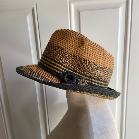 Jessica Simpson straw hat - Picture 2 of 6